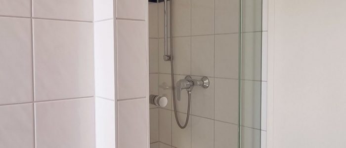 Separate Dusche